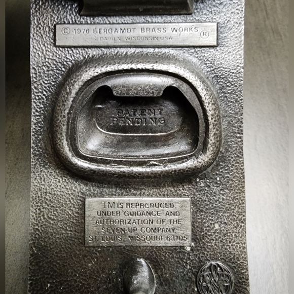 VINTAGE 7-UP SODA FOUNTAIN BOTTLE OPENER BERGAMONT Brass BELT BUCKLE - Picture 3 of 6